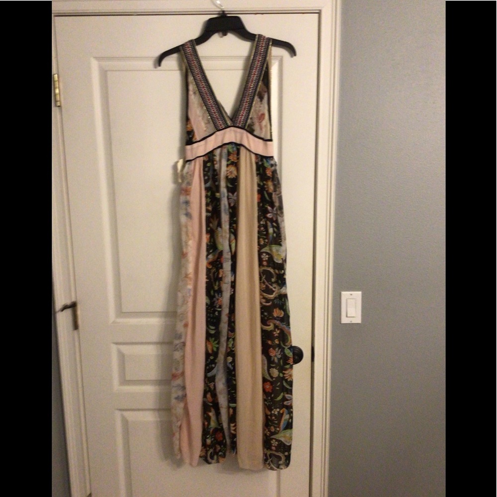 Altar’d State Floral Jumper!! Size medium – NWT!!